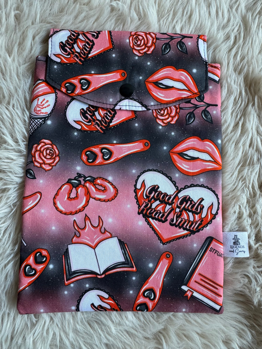 Small eReader and Book Sleeve Good girls read smut