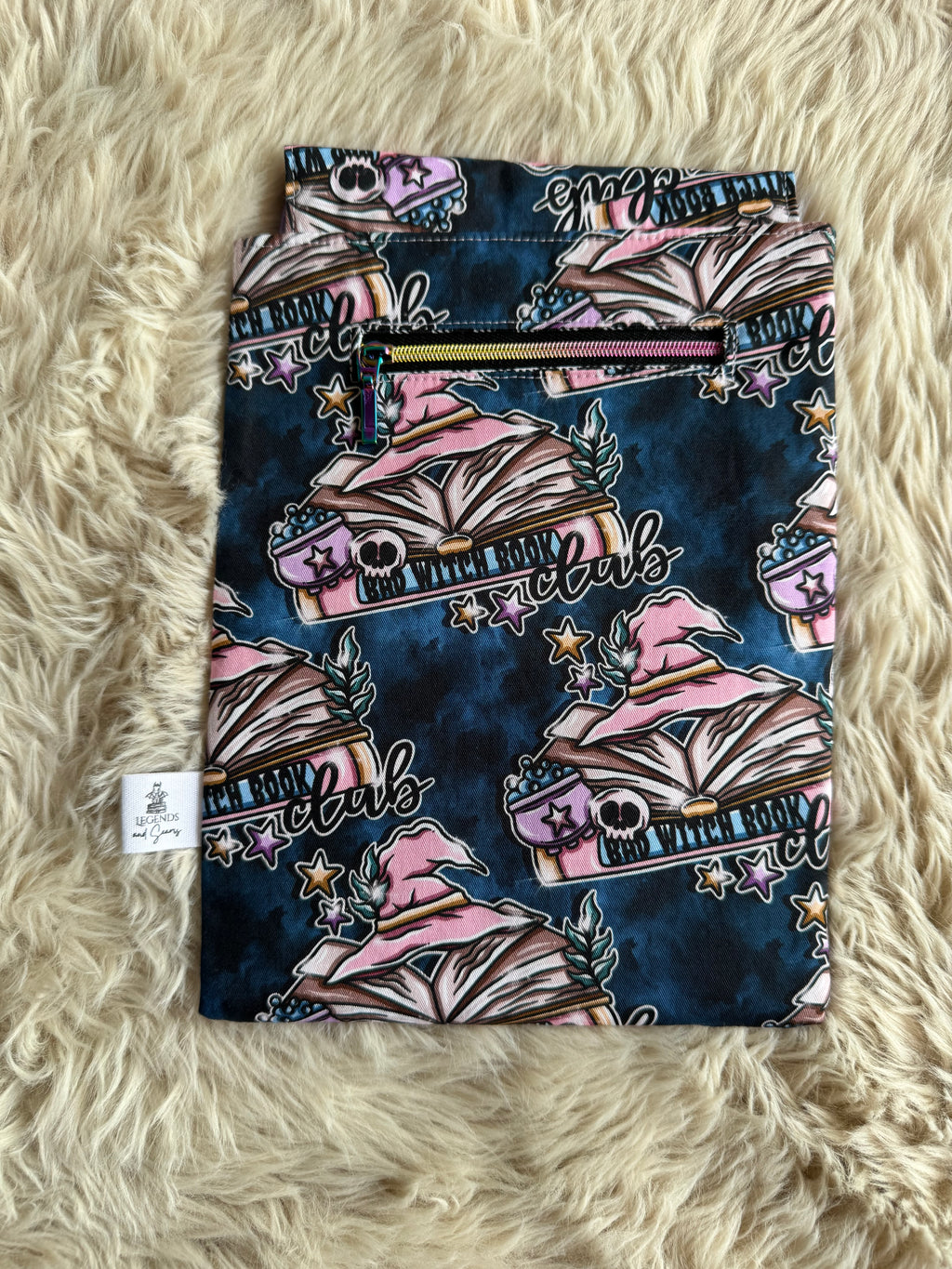 Small eReader and Book Sleeve Bad witch book club (Dark)