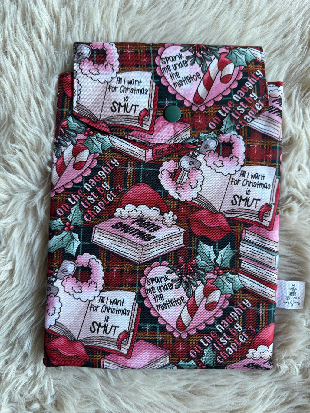 Small eReader and Book Sleeve Smutmas (Green tartan)
