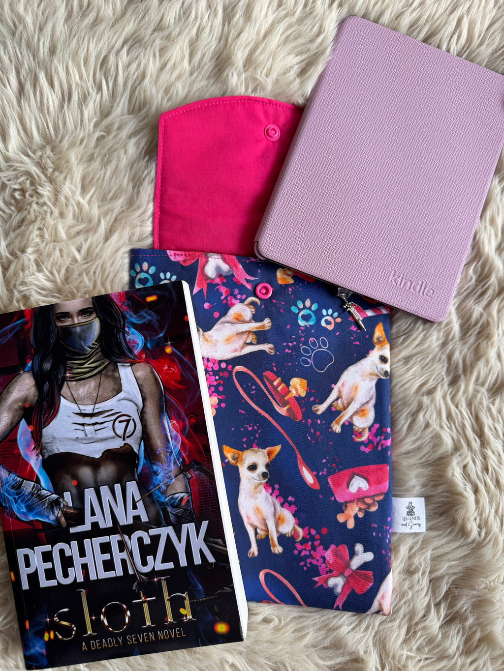 Small eReader and Book Sleeve Chihuahua