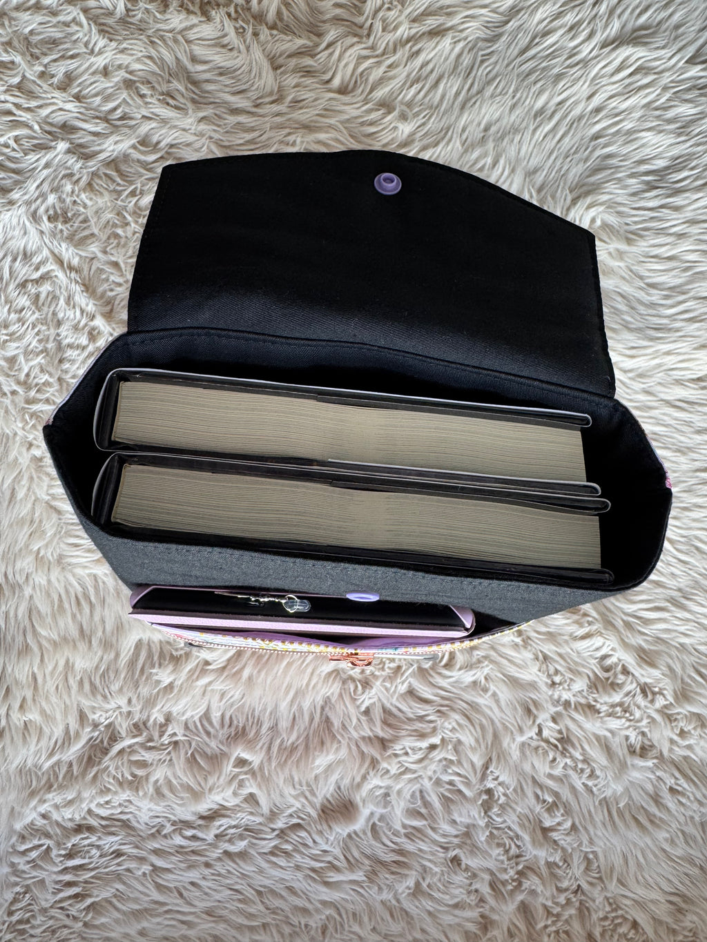 Large 3in1 Sleeve I like pretty things… (book pull)