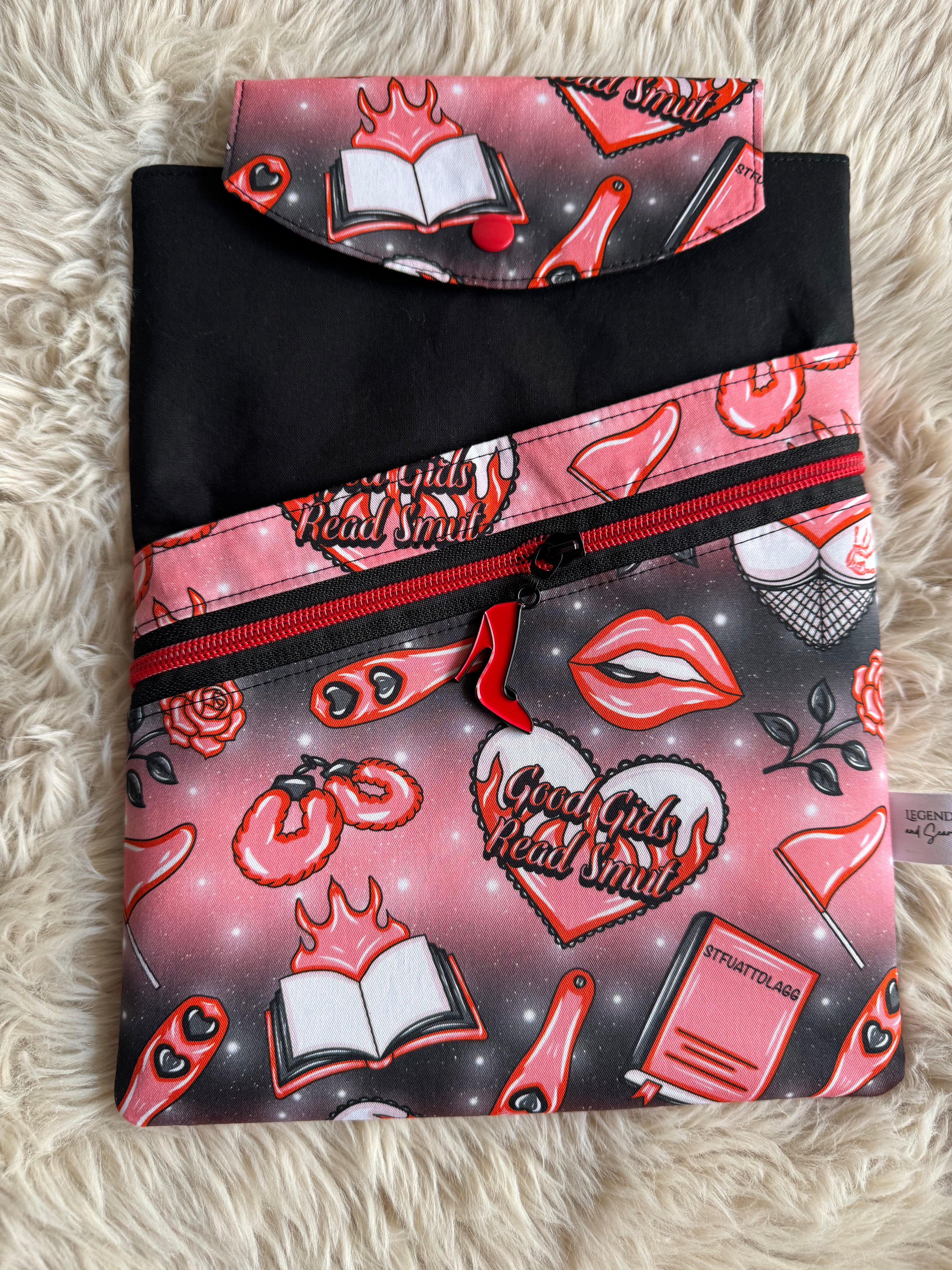 Large 3in1 Sleeve Good girls read smut