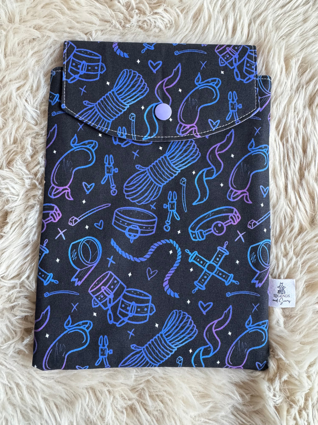 Small eReader and Book Sleeve Kink unlocked
