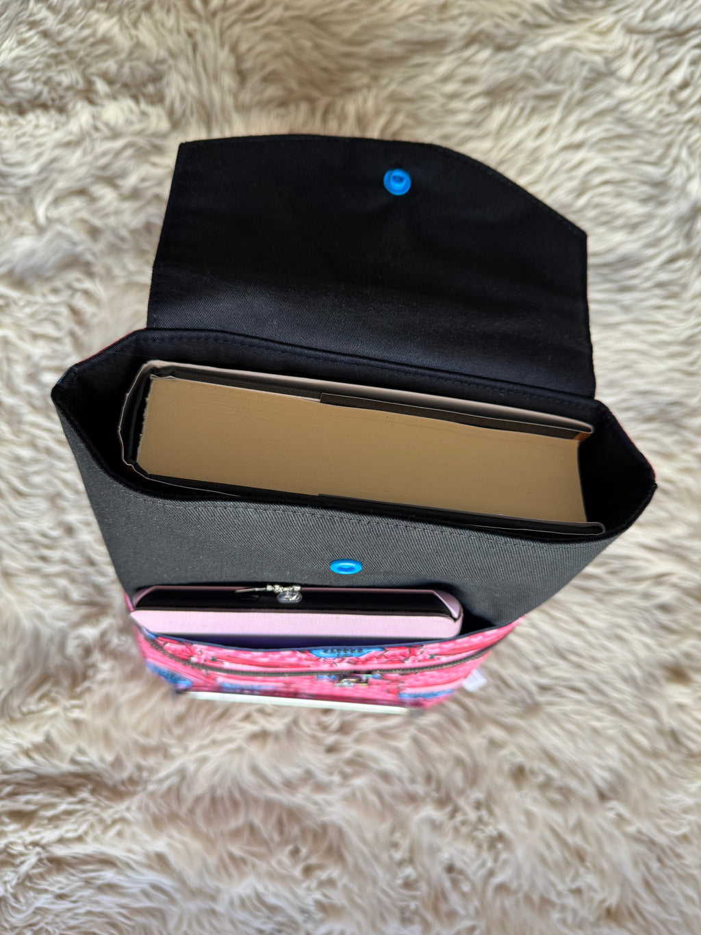 Large 3in1 Sleeve Coffee and Smut (Rainbow Zipper Pull)