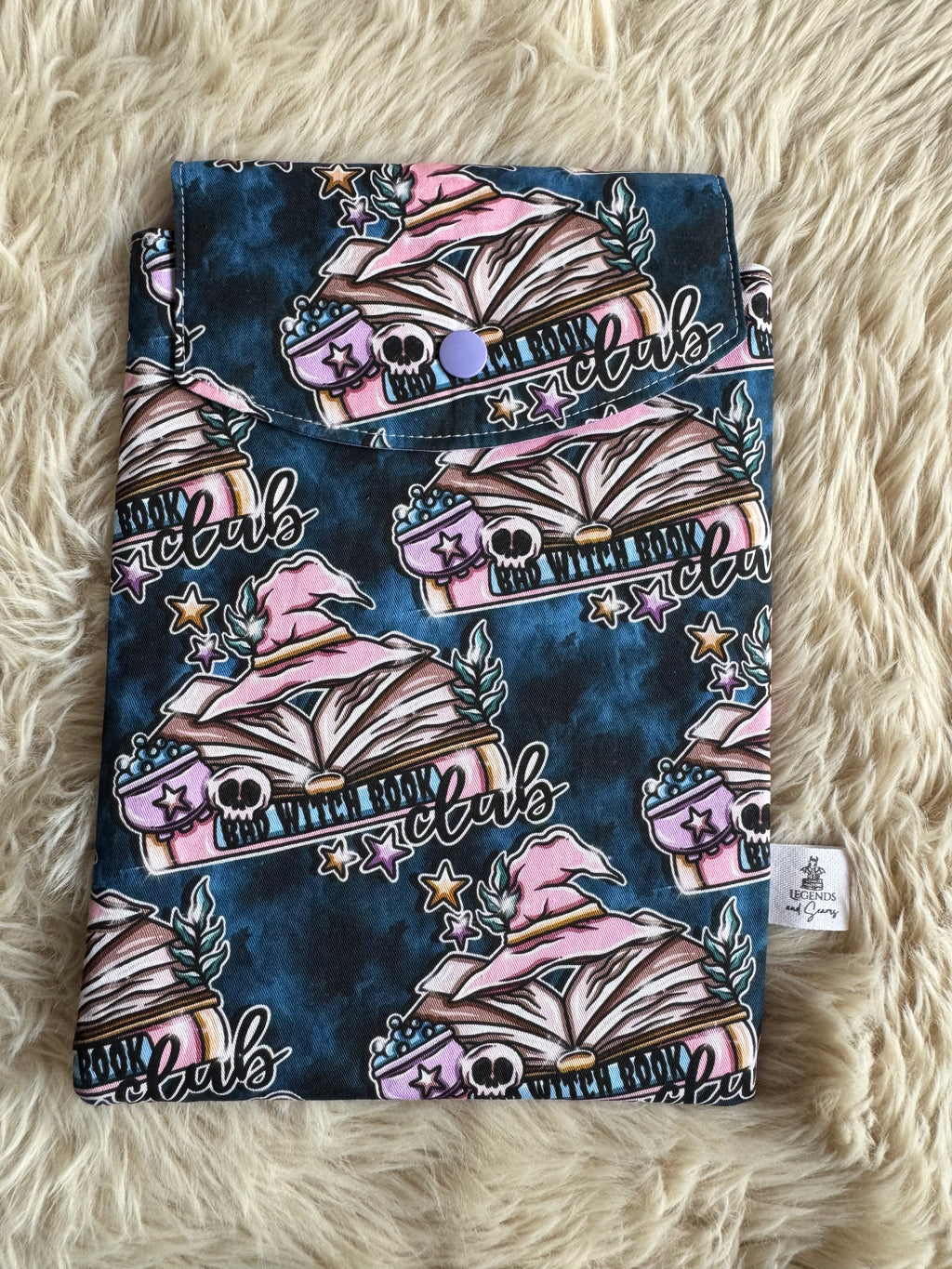 Small eReader and Book Sleeve Bad witch book club (Dark)