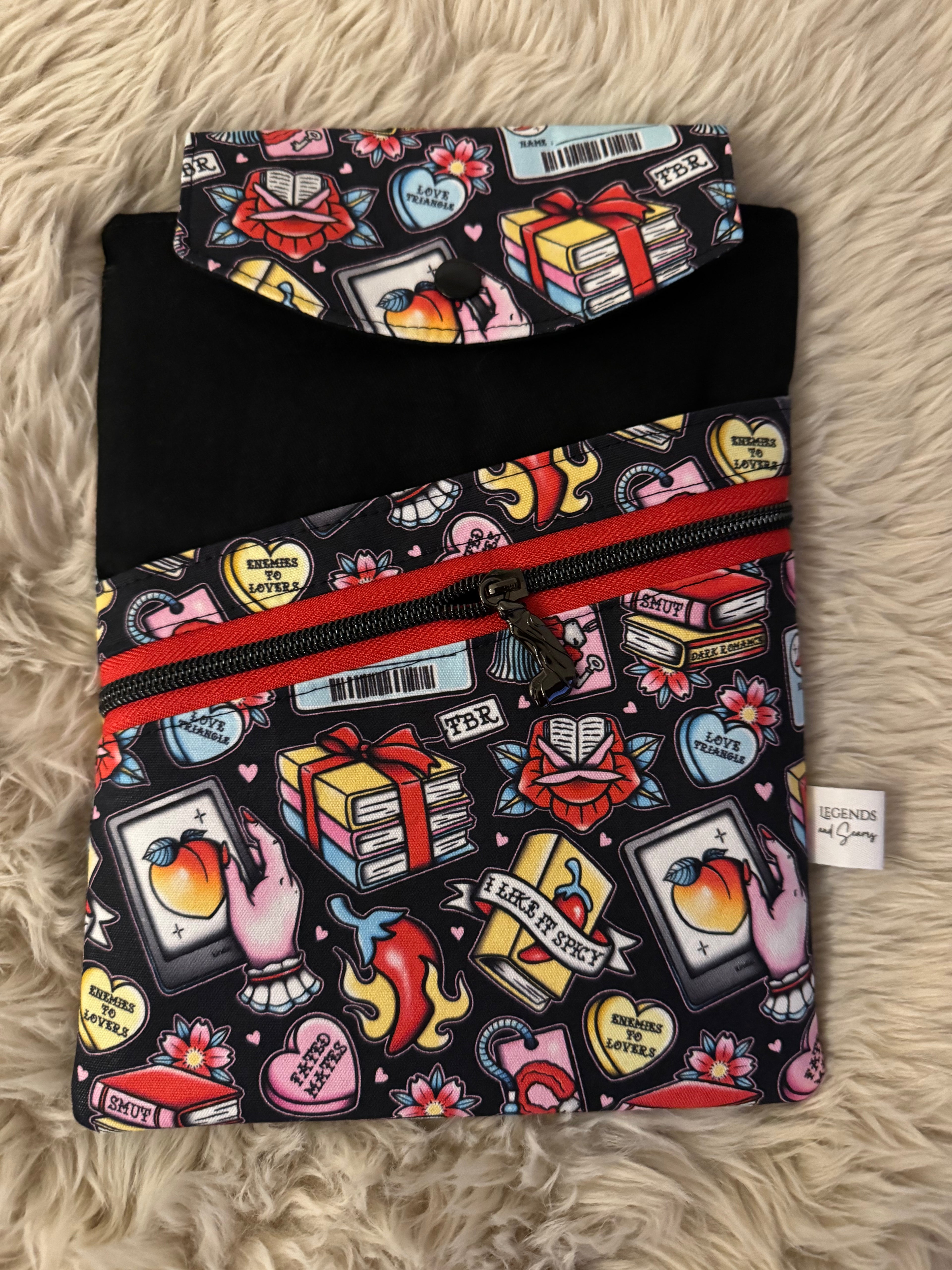 Small 3in1 Sleeve Spicy Tropes (Peen Zipper Pull)