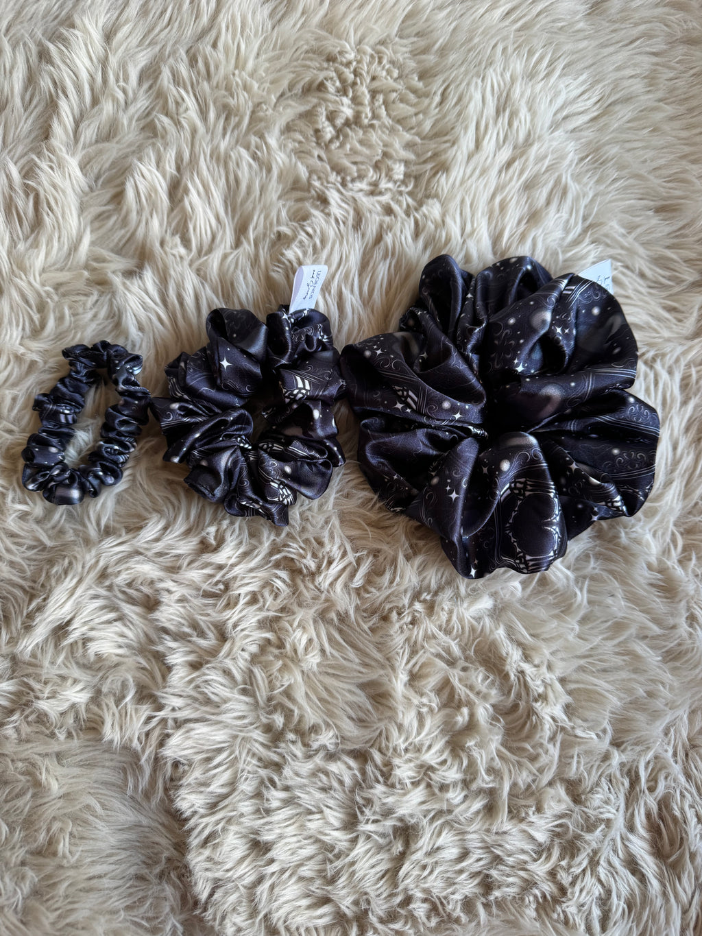 Scrunchie Skele heart