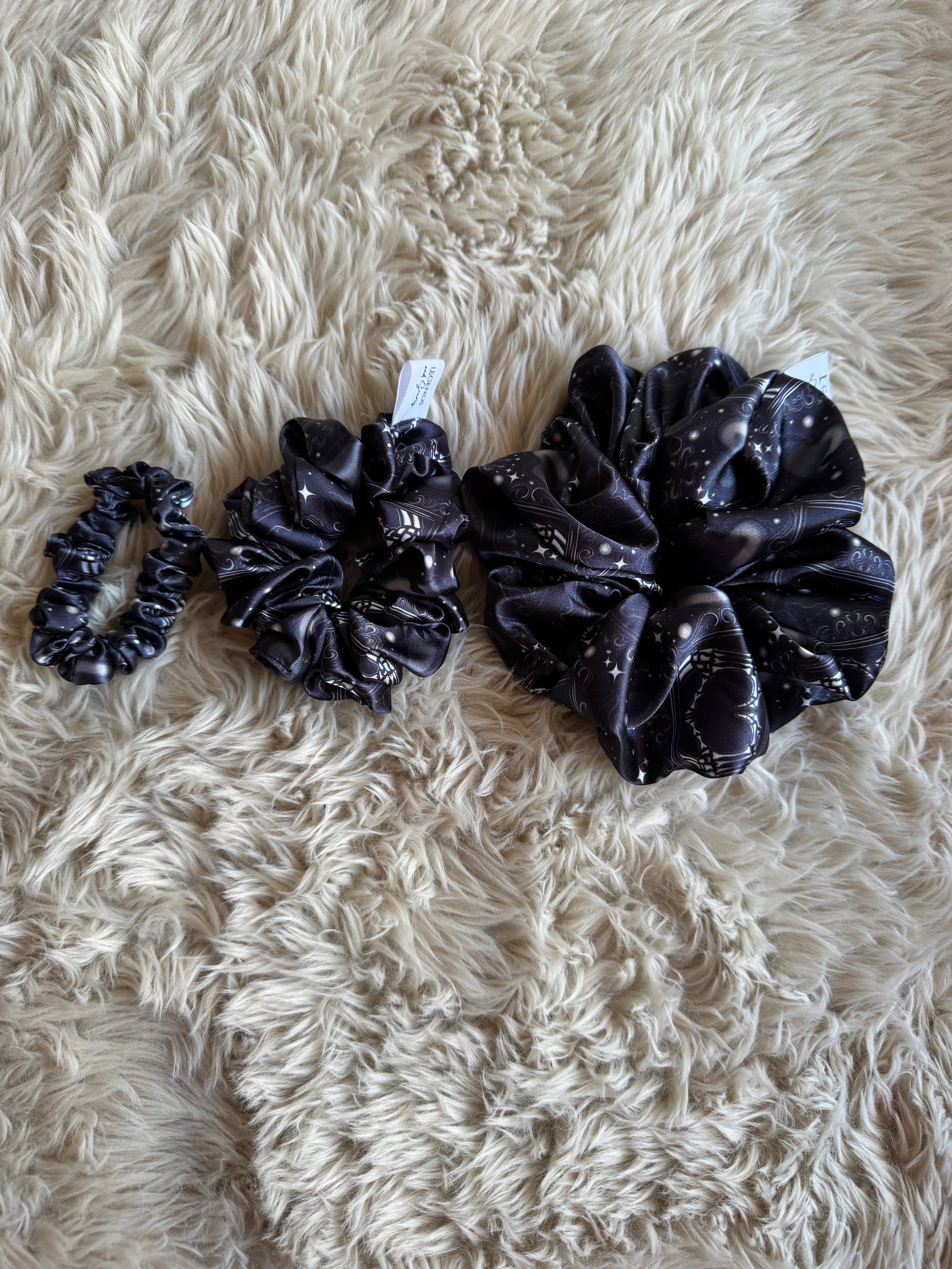 Scrunchie Skele heart