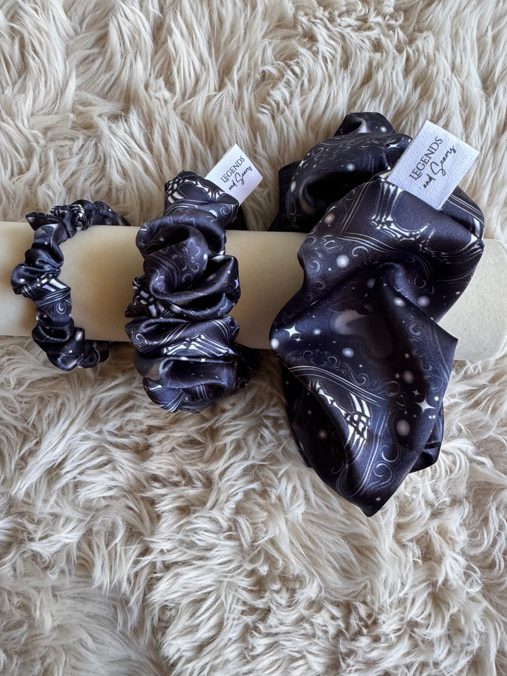 Scrunchie Skele heart